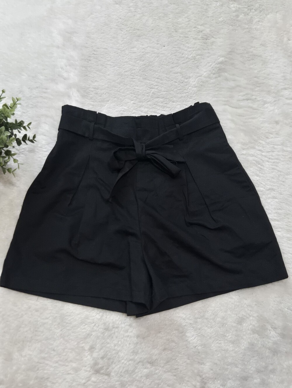 Vine & Love Black High-Waisted Paperbag Belted Quiet Luxury Cotton Shorts, M